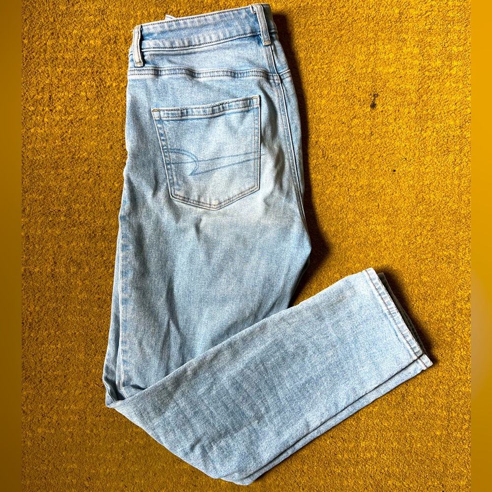 American Eagle Straight Mom Jeans 6L